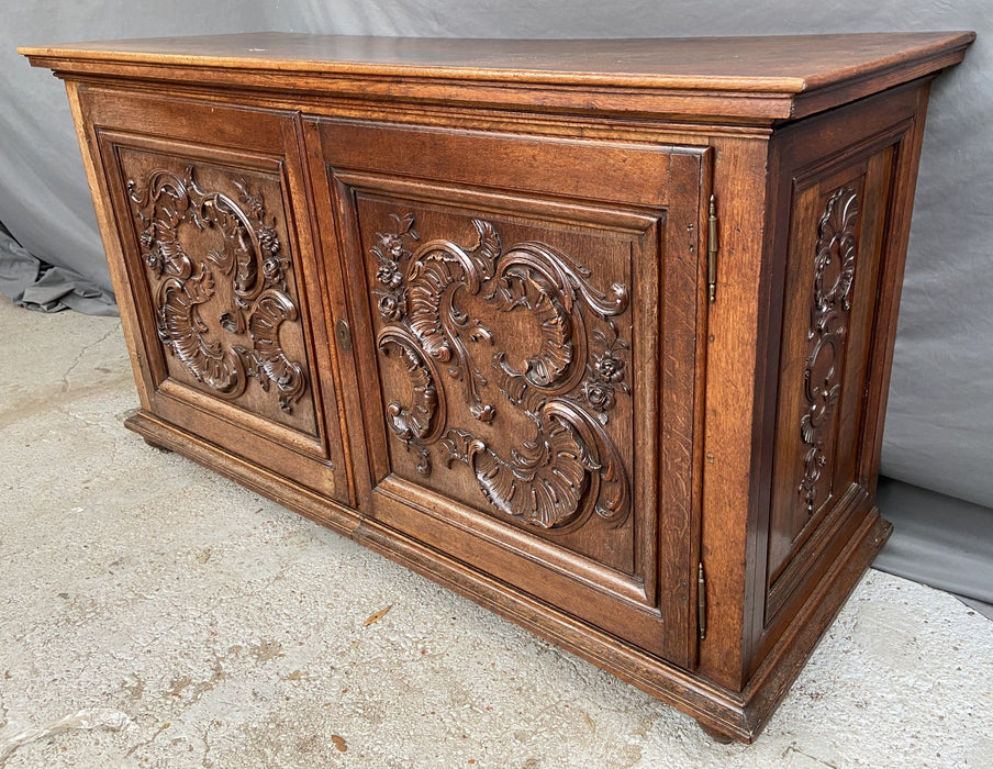 19TH CENTURY CARVED OAK FRENCH CRESCENT SIDEBOARD