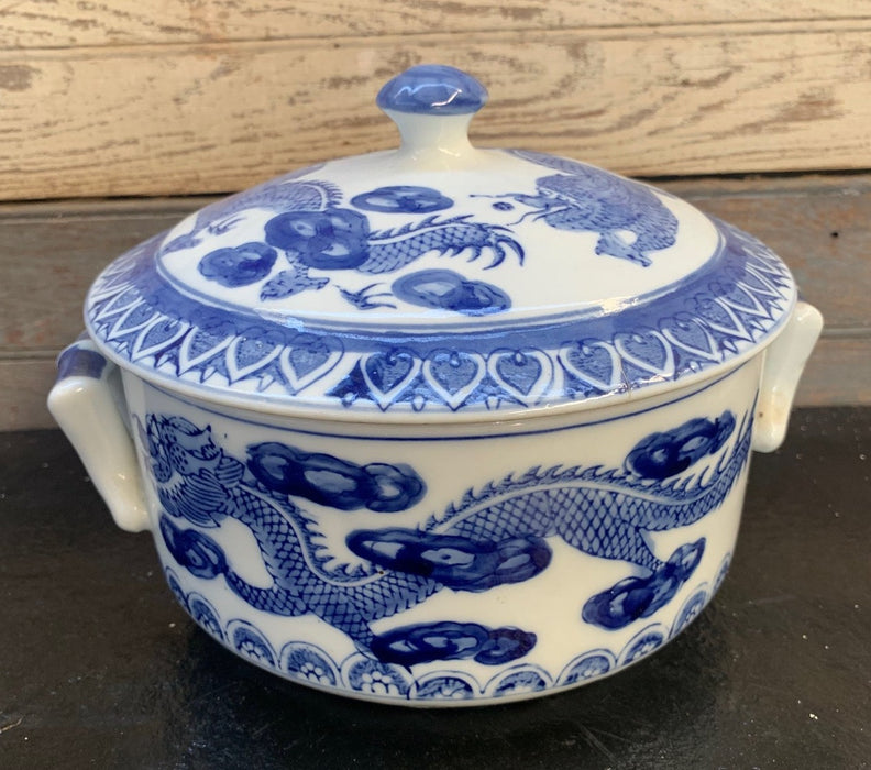 DRAGON BLUE AND WHITE CHINESE COVERED POT