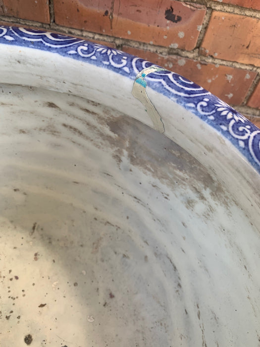 LARGE BLUE AND WHITE ASIAN JARDINIERE - AS FOUND (CRACKED)