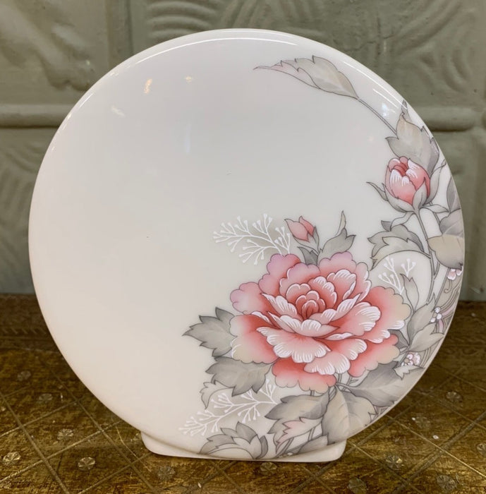 ROUND FLORAL JAPANESE PORCELAIN VASE