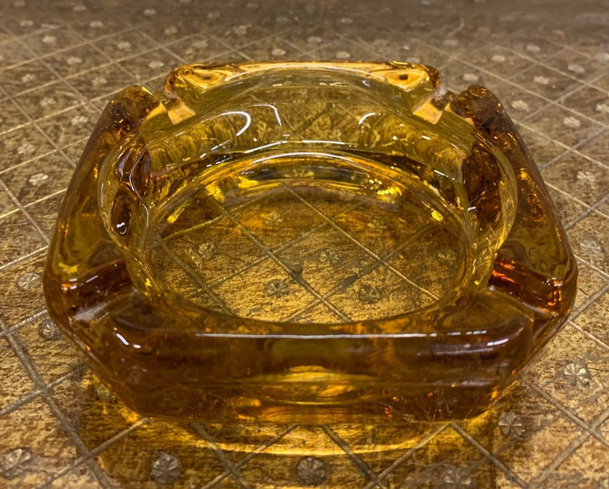 AMBER GLASS ASH TRAY