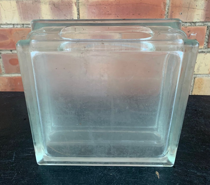 CLEAR DECO STYLE SQUARE GLASS BLOCK VASE