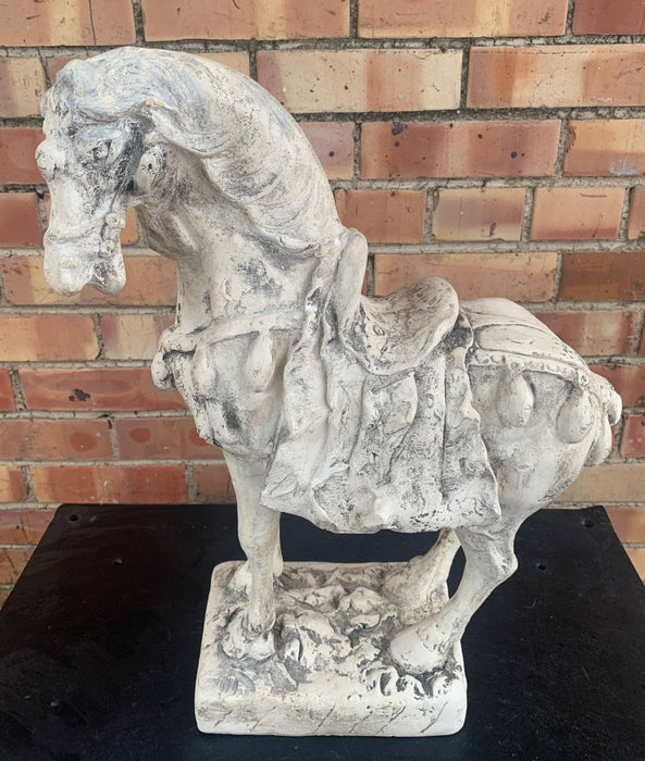 ANTIQUE STYLE LARGE BEIGE POTTERY TANG HORSE