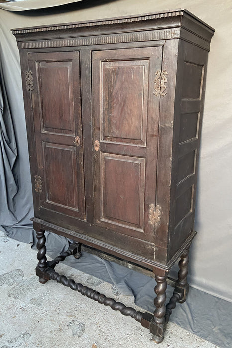 EARLY 19TH CENTURY FRENCH BARLEY TWIST CABINET