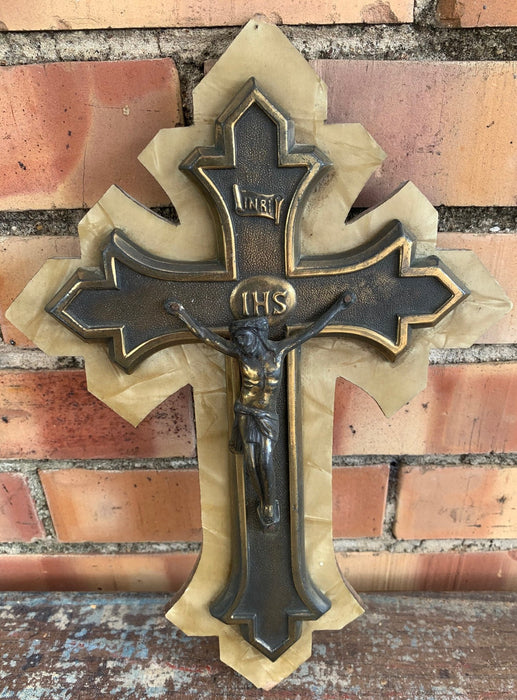 SMALL BRASS CRUCIFIX WITH LAMINATE