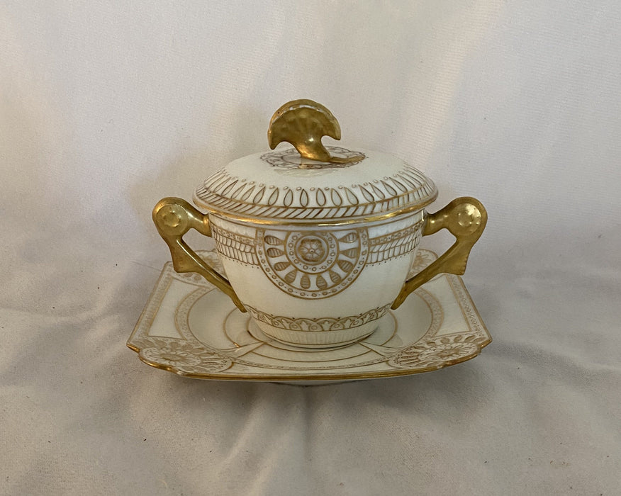 WHITE AND GOLD 'TYNDAYLE AND MITCHELL' SUGAR WITH GOLD SHELL HANDLE