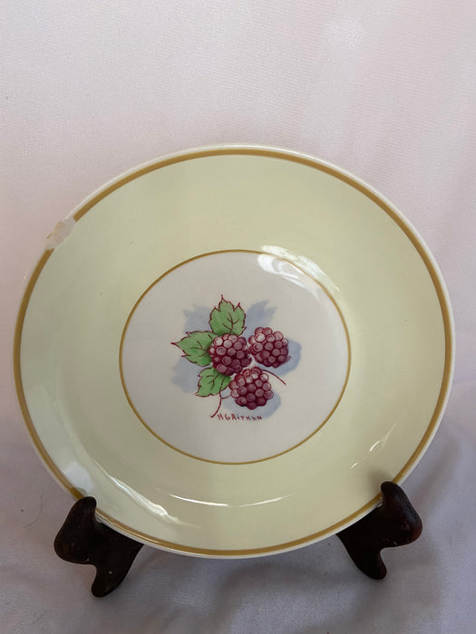 SET OF 6 OLD IVORY PLATES WITH FRUIT SYRACUSE, CHINA - AS FOUND (2 CHIPPED)