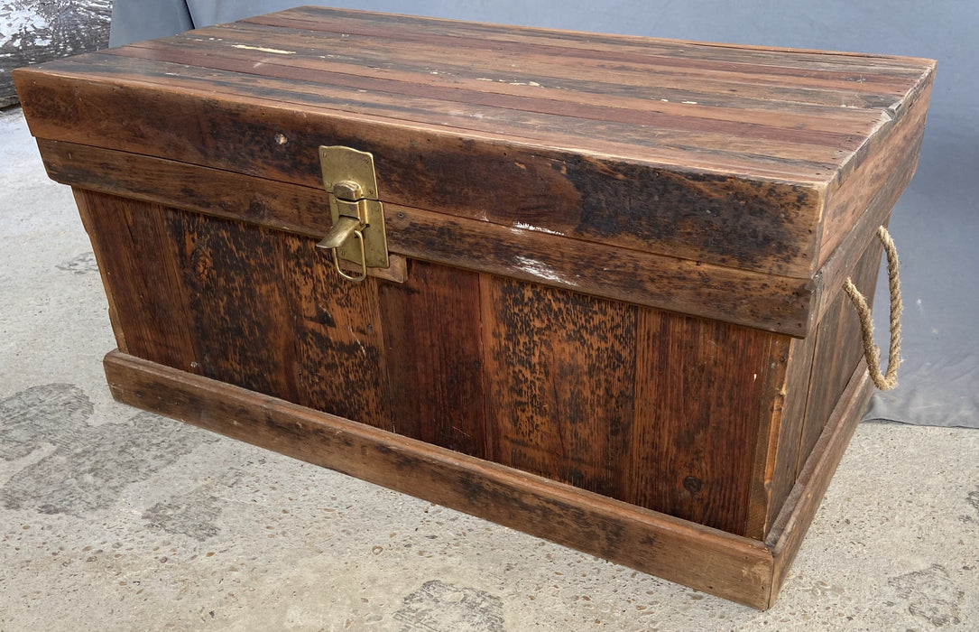 RUSTIC WOOD TRUNK WITH ROPE HANDLES