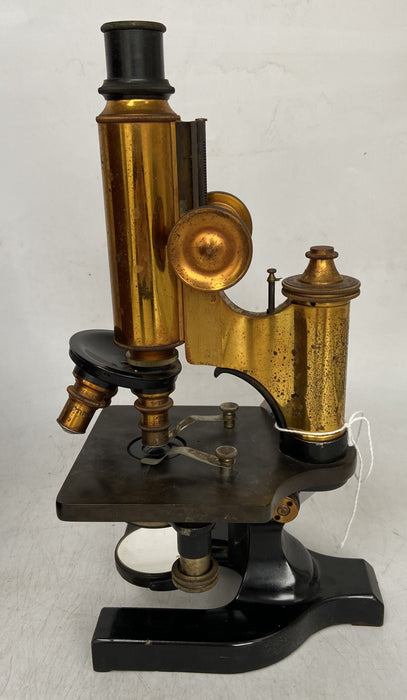 MICROSCOPE IN CASE