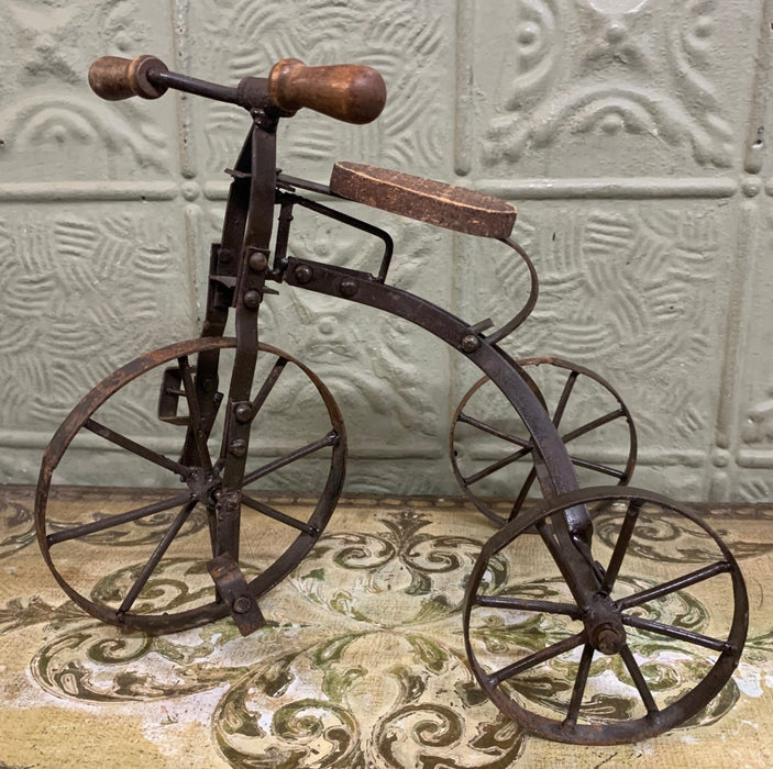 VINTAGE STYLE TOY IRON TRICYCLE