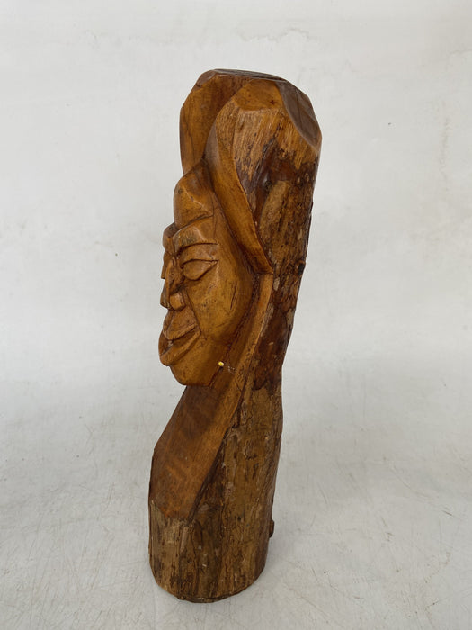 LIGHT COLOR SMALL WOOD CARVED AFRICAN STATUE