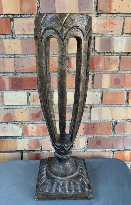 RESIN VASE HOLDER - AS FOUND