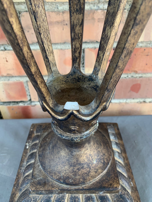 RESIN VASE HOLDER - AS FOUND