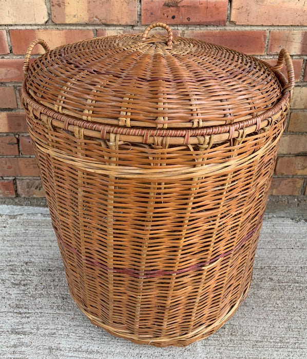 LARGE LIDDED FLOOR BASKET