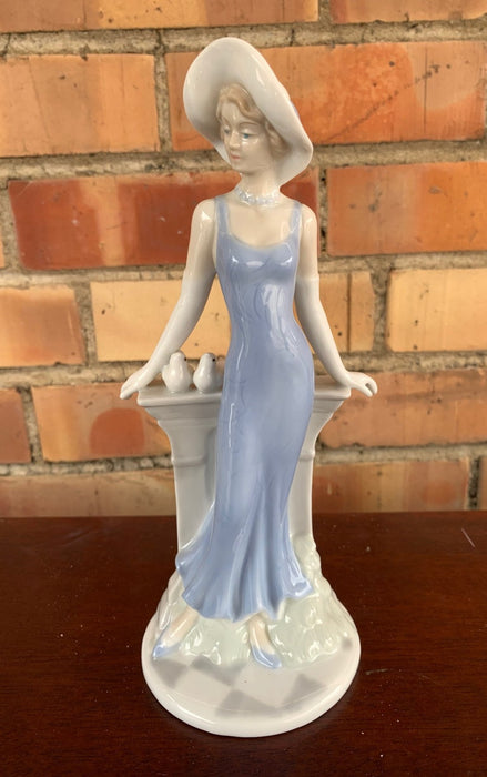 LLADRO STYLE FIGURINE OF WOMAN WITH 2 BIRDS