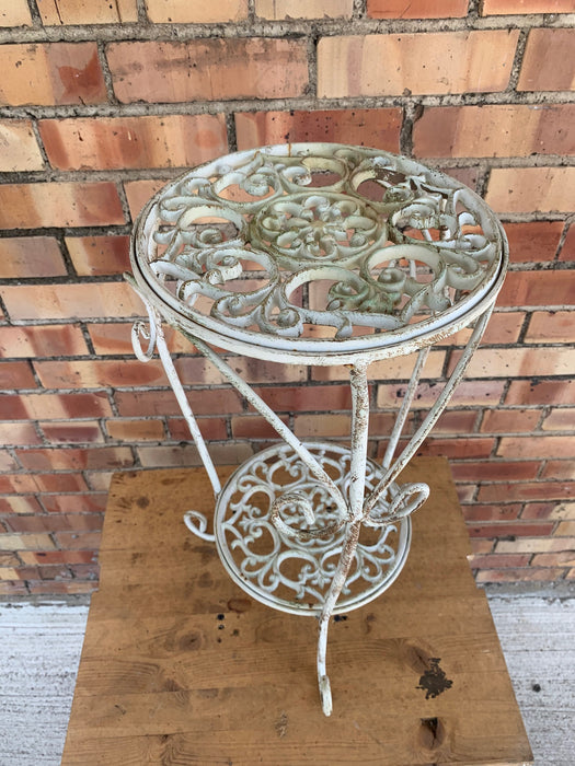 IVORY ROD IRON PLANT STAND