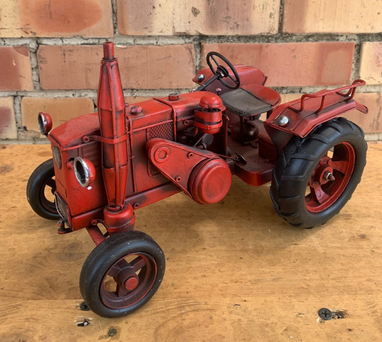 REPRODUCTION RED METAL TRACTOR