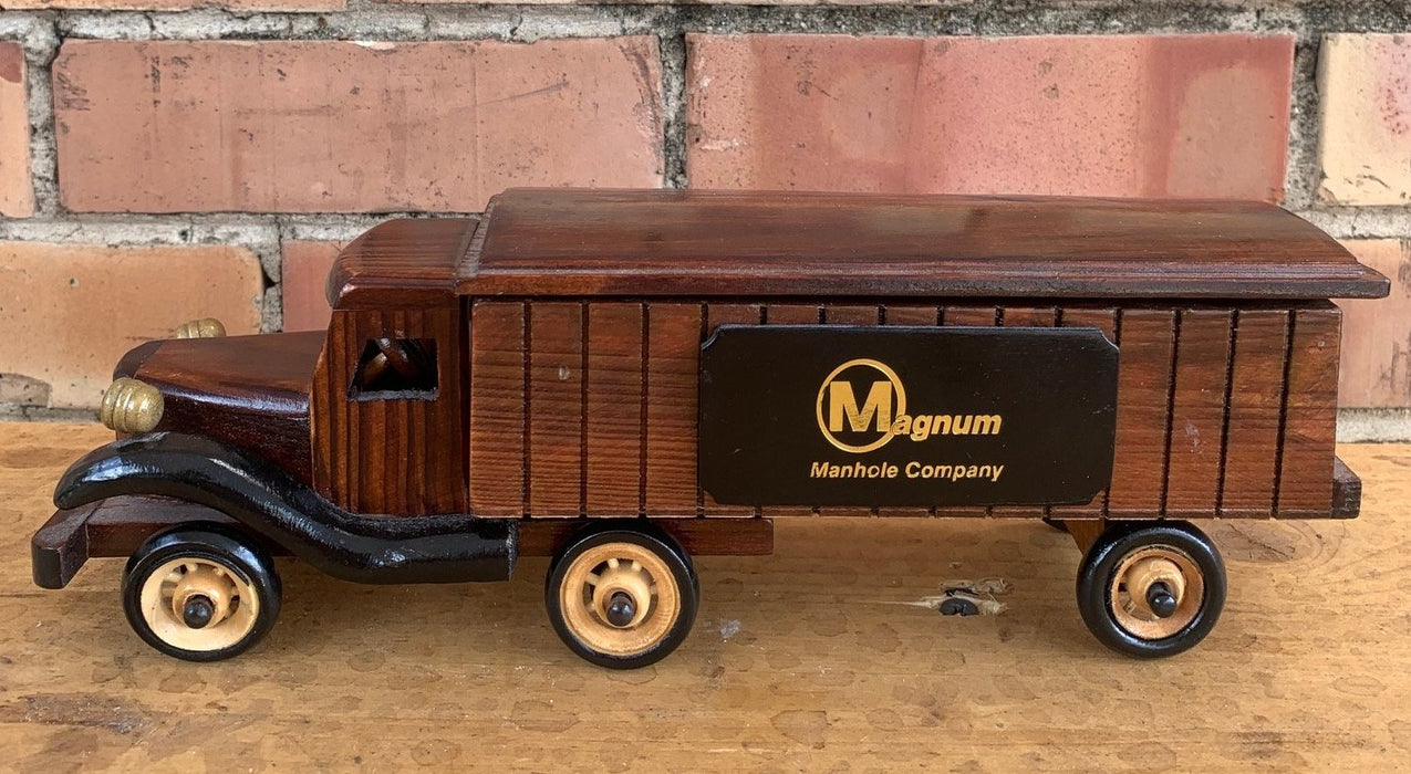 REPRODUCTION WOOD 2 PIECE TRUCK BOX WITH LID