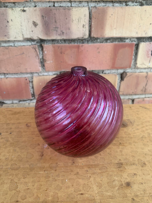 MAGENTA SWIRLY GLASS ORB SHAPED DIFFUSER BOTTLE