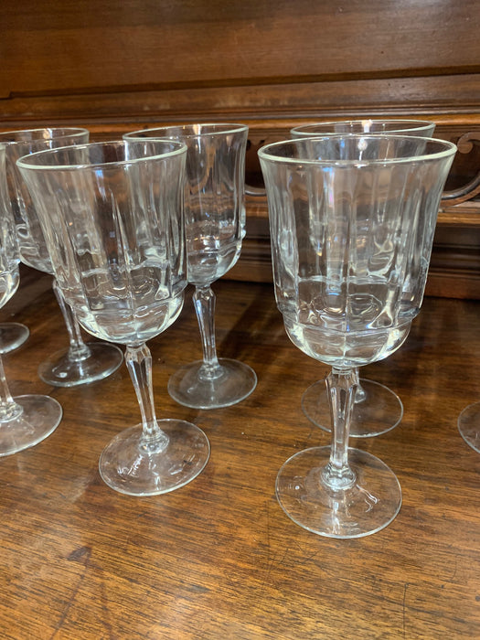SET OF 12 FRENCH WINE GLASSES