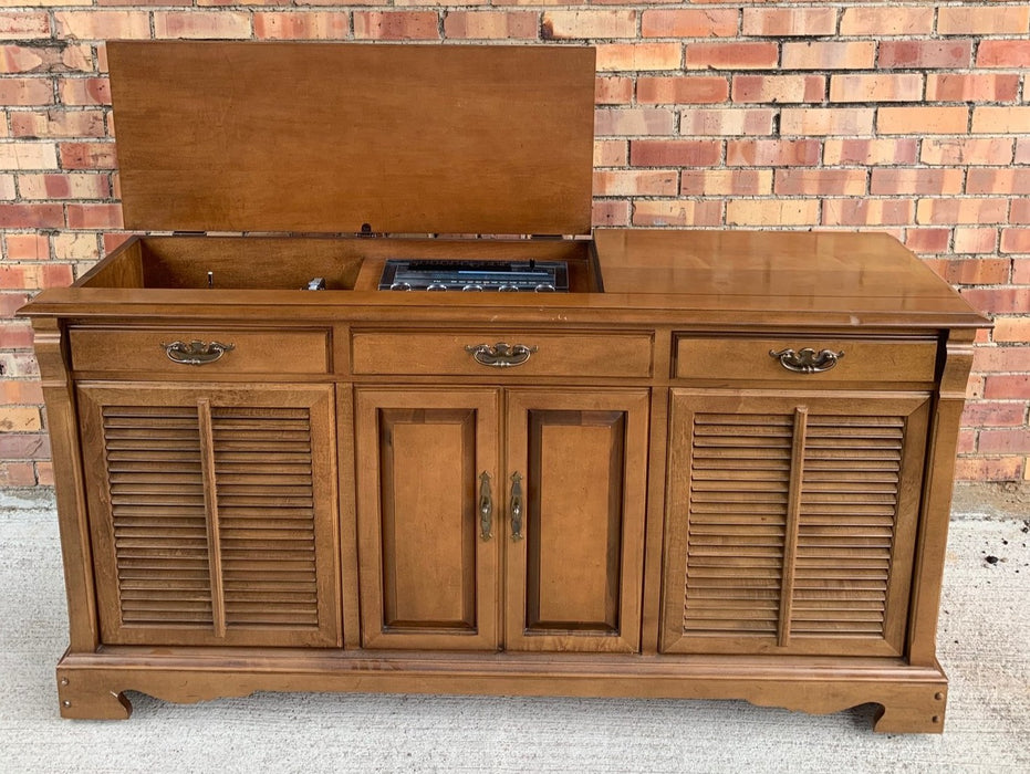 SYLVANIA RECORD PLAYER IN CABINET