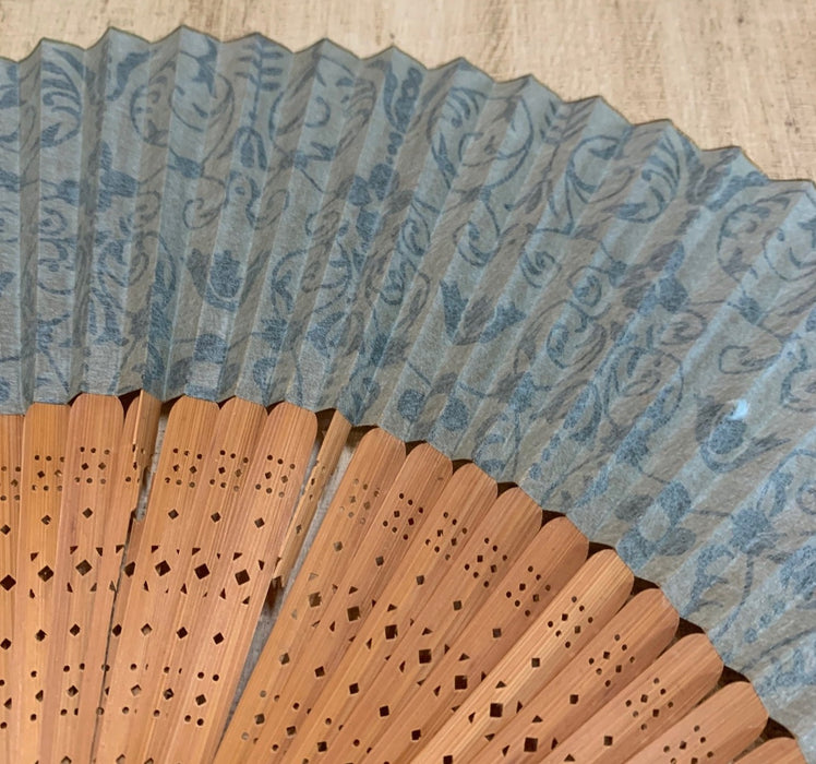 GREYISH BLUE SCROLLY CHINESE FAN