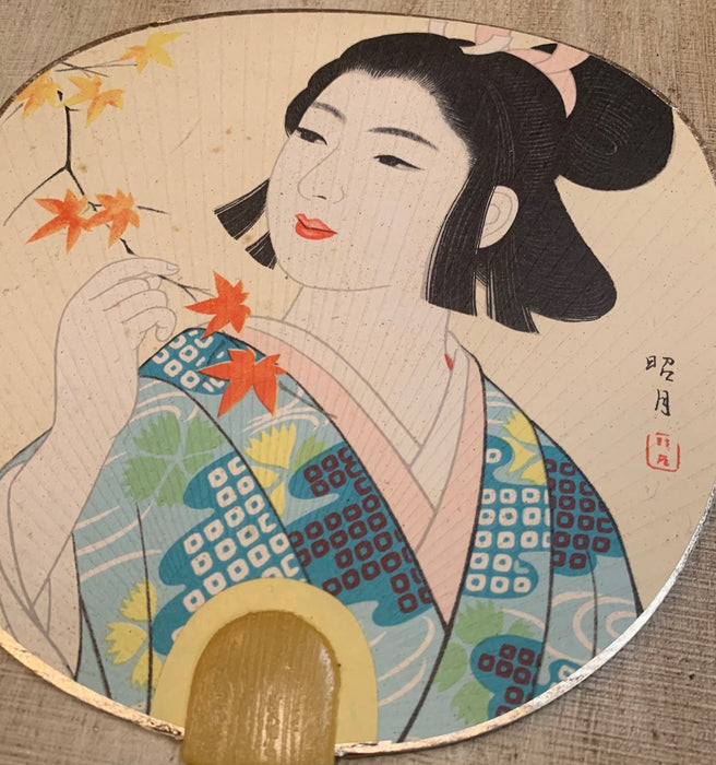 WOOD HANDLED GEISHA FAN