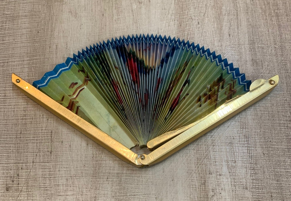 GOLD HANDLED FLAMINGO CHINESE FAN