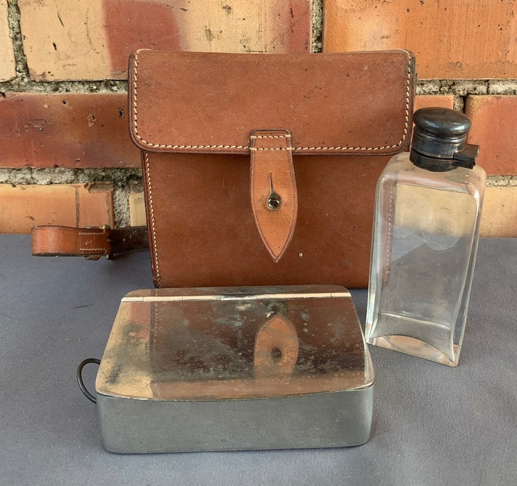 SHEFFIELD SANDWICH BOX AND FLASK IN LEATHER CASE