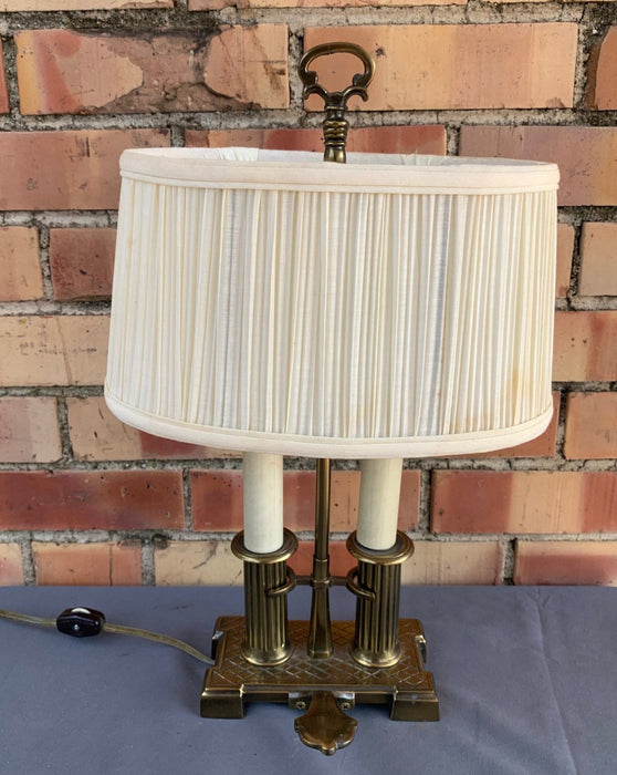 SMALL 2-LIGHT BRASS LAMP WITH OVAL SHADE
