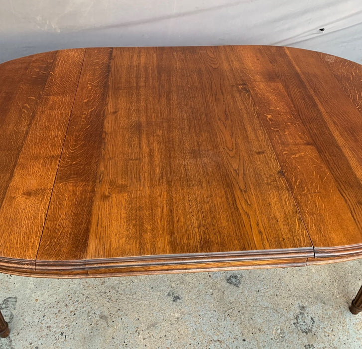 ROUND OAK LOUIS XVI DINING TABLE WITH LEAF