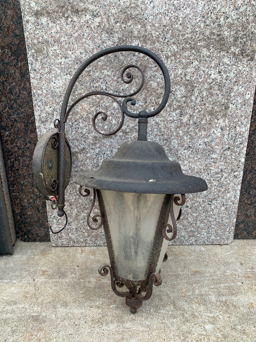 HANGING LANTERN SCONCE