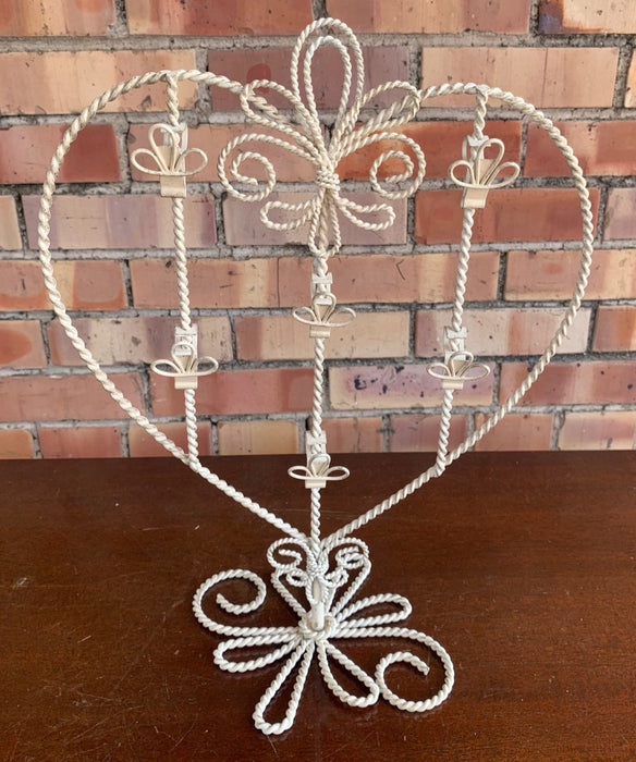 HEART SHAPED WIRE CARD HOLDER