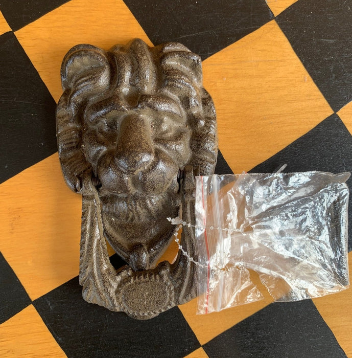 SMALL IRON LION MASK KNOCKER