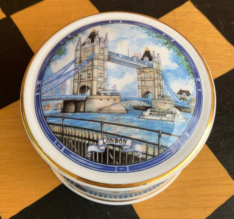 LONDON BRIDGE ROUND PORCELAIN BOX