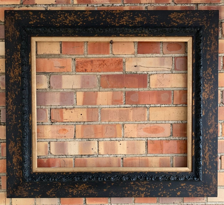 BROWN TORTOISE COLORED FRAME WITH GOLD LINER