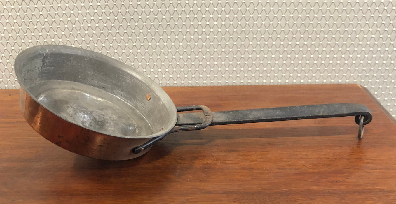 SMALL COPPER & IRON EGG PAN