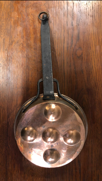 SMALL COPPER & IRON EGG PAN