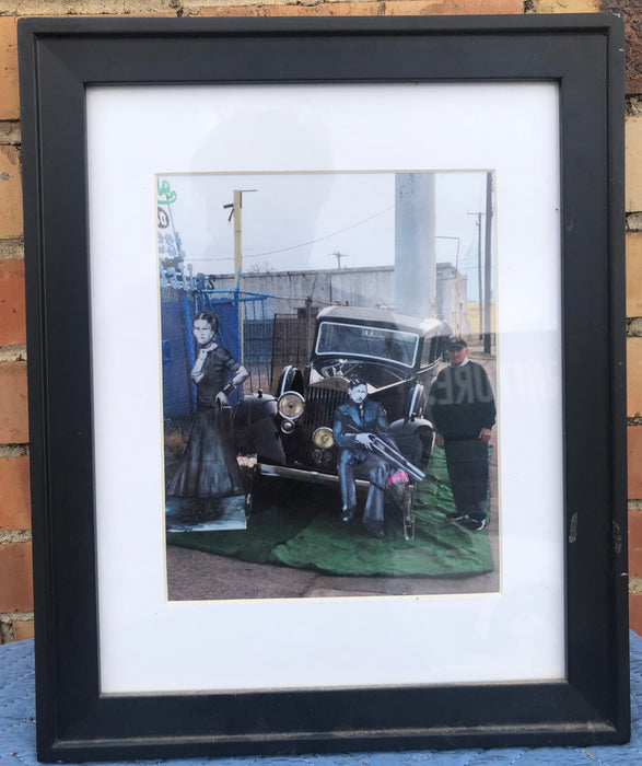 FRAMED PHOTO OF ANTIQUE CAR WITH CUT-OUT GANGSTERS