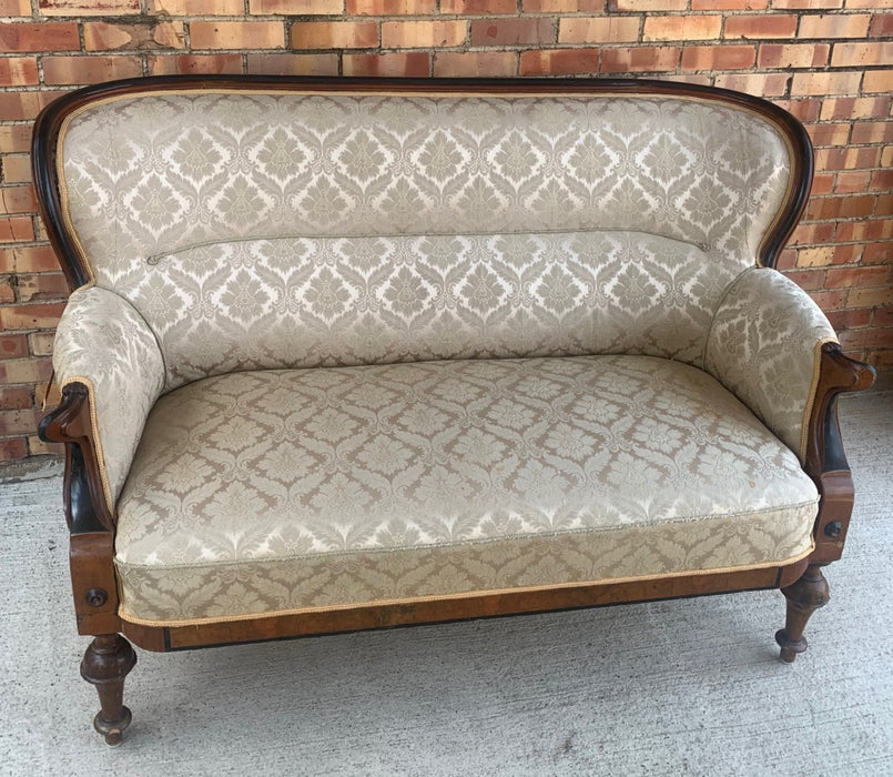 SWEDISH SETTEE