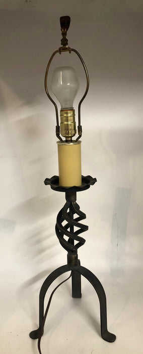 TWISTED IRON BASE LAMP