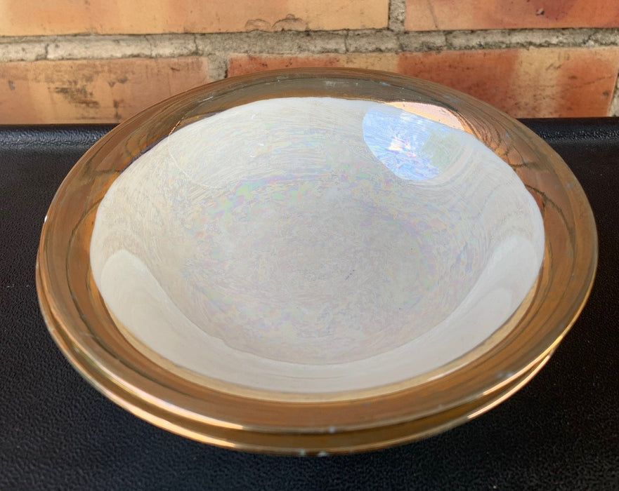 PAIR OF LUSTERWARE BERRY BOWLS