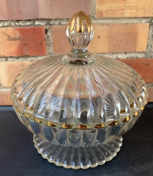 LARGE GLASS ROUND LIDDED DISH