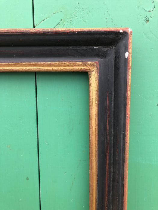 DISTRESSED BLACK & GOLD FRAME