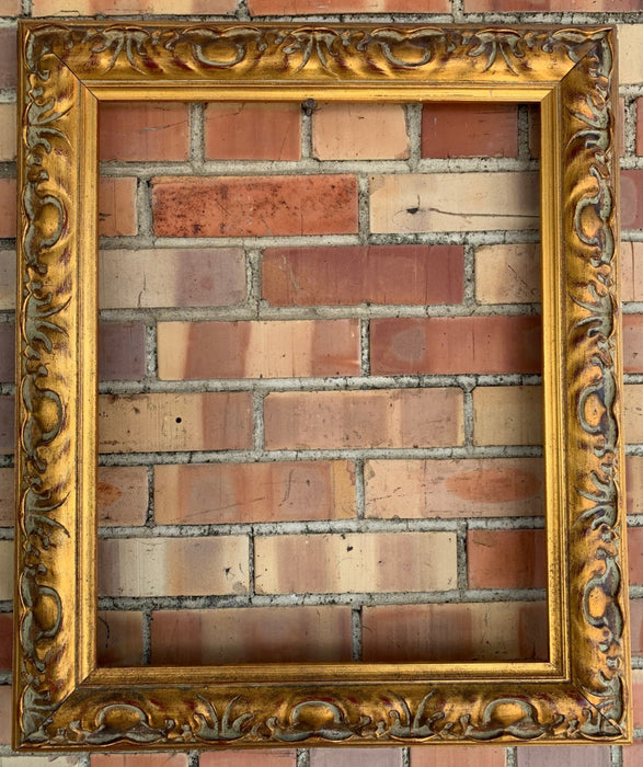 SMALL ORNATE GOLD FRAME WITH RELIEF