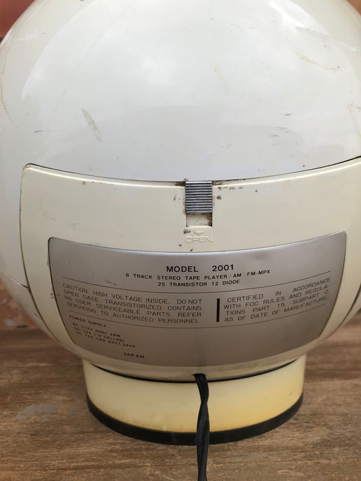 1970'S WELTRON BRAND "SPACEBALL" RADIO 8-TRACK PLAYER