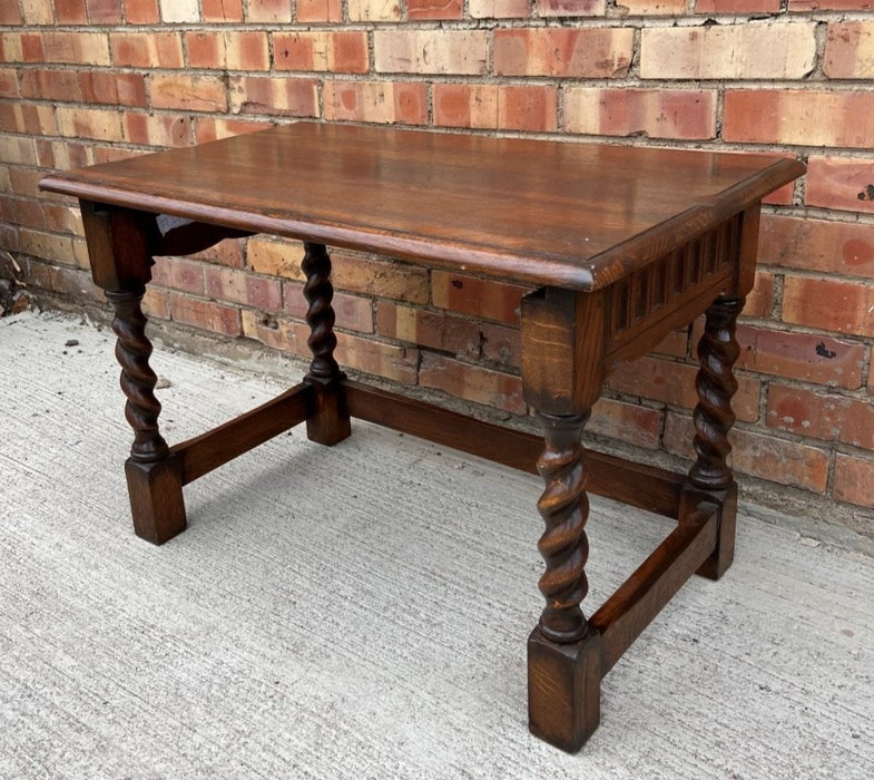 BARLEY TWIST OAK OCCASSIONAL TABLE