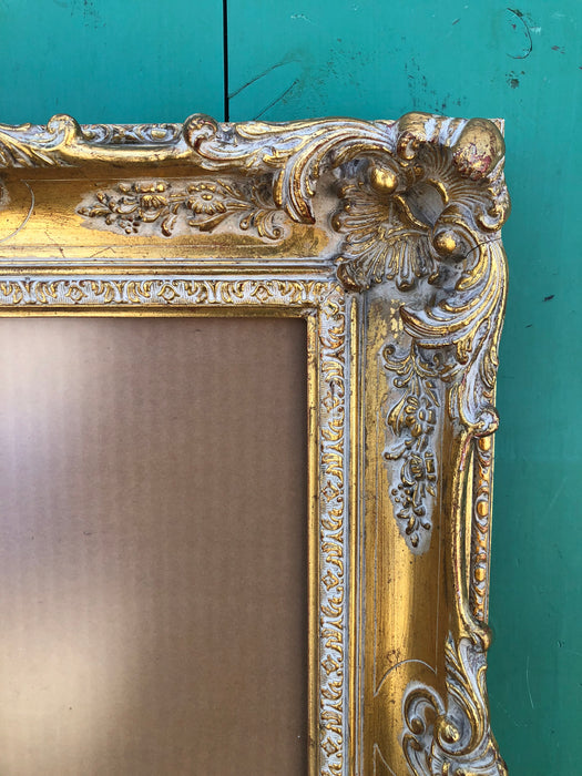 FANCY SMALL GOLD FRAME