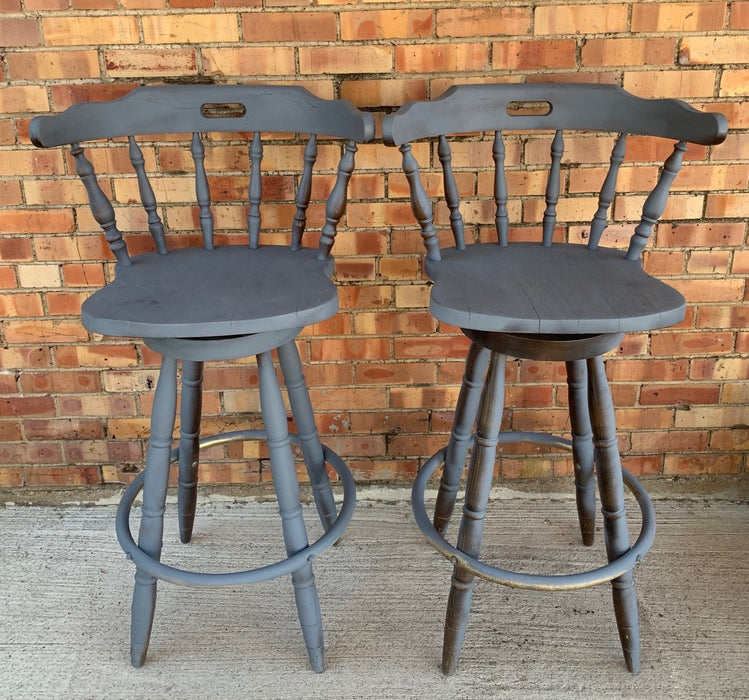 PAIR OF GRAY PAINTED BARSTOOLS