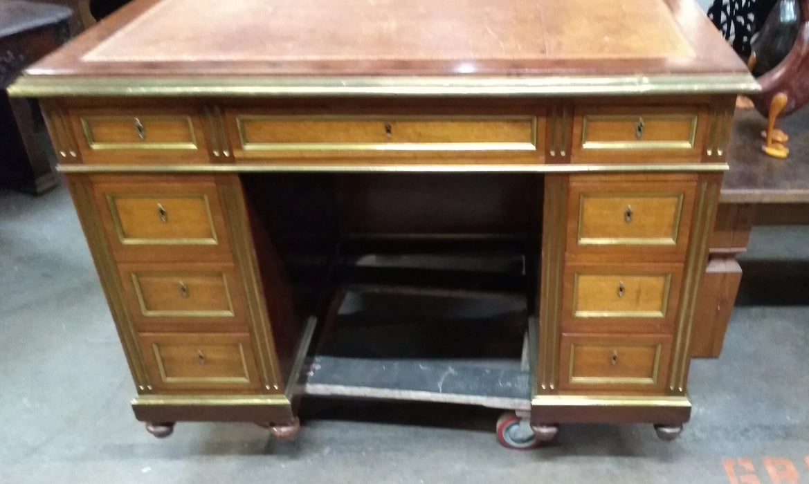 SMALL SPALTED MAHOGANY LEATHER TOP LOUIS XVI  DESK